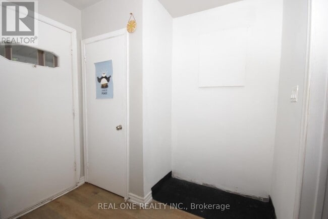 Building Photo - 157 Shropshire Dr