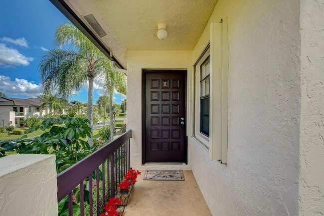Building Photo - 7911 Eastlake Dr
