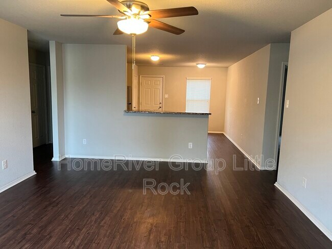 Building Photo - 940 Pinehurst Loop