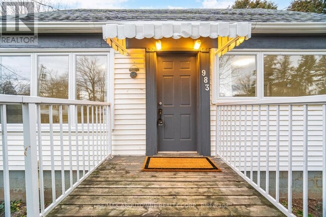 Photo du bâtiment - 983 Cleta St