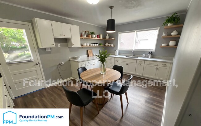 Foto del edificio - 502 Charter Ave