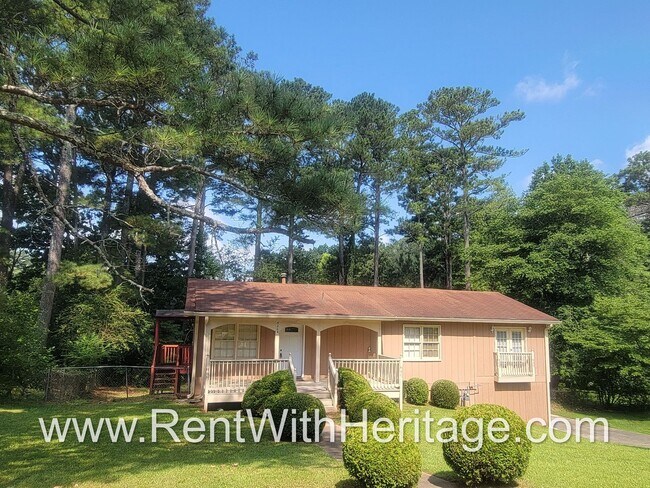 Foto del edificio - GREAT HOME / 3 BEDROOMS AND BONUS ROOM / GREAT LOCATION /  PRIVATE FENCED YARD