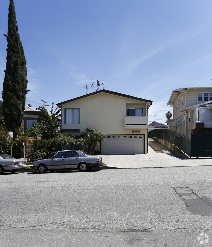 Building Photo - 944 S Berendo St