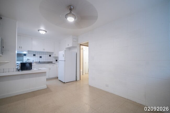 Foto del edificio - EXCELLENT Location near Waikiki, Alamoana, UH (Moiliili)