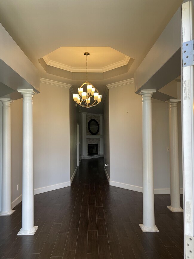 Building Photo - 5433 Oxford Crest Dr