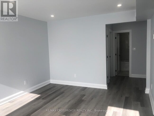 Photo du bâtiment - 25 Glenside Ave