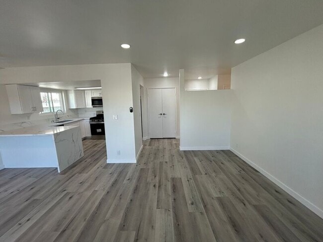 Building Photo - 10237 Tujunga Canyon Blvd