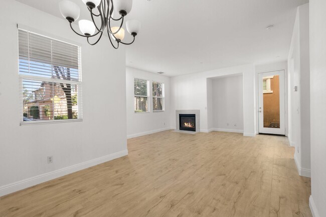 Foto del edificio - 4BR Gated Riverside Home | Fireplace | 2-Car Garage | Washer/Dryer | 3D Tour