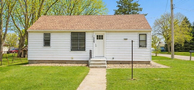 Building Photo - 117 3rd Ave