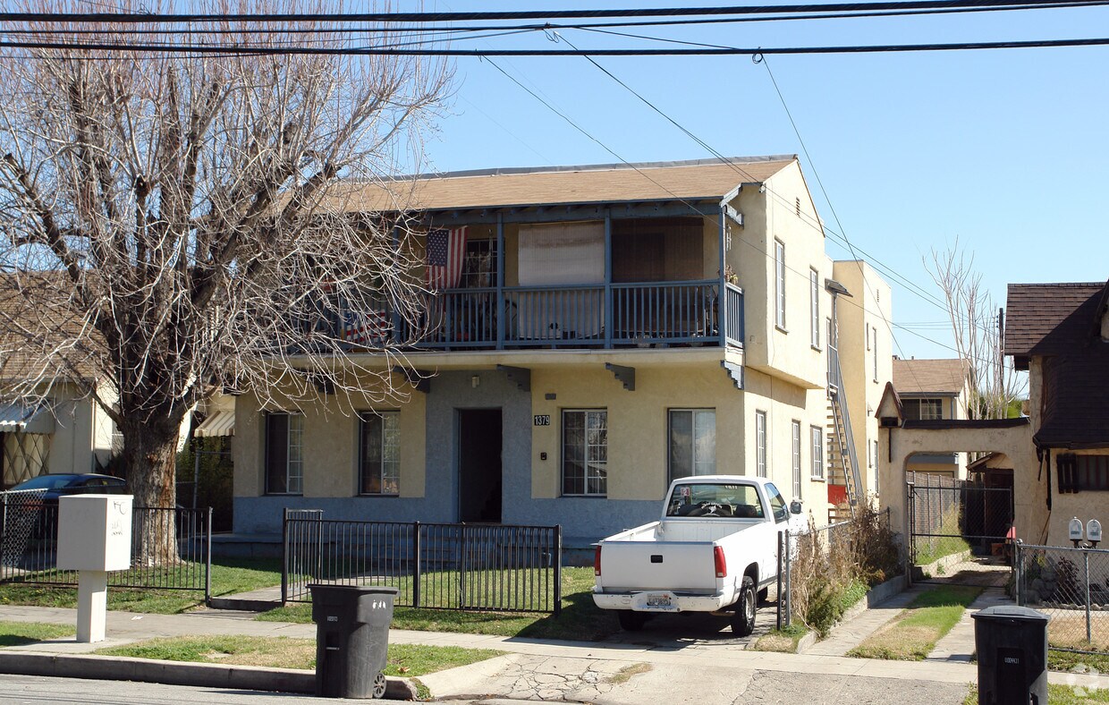 Primary Photo - 1379 N Arrowhead Ave
