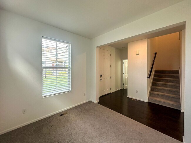 Building Photo - Senderos Creek 3bd paired home