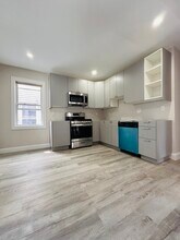 Building Photo - 8 Wave Ave