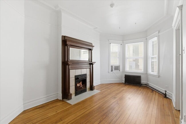 Building Photo - 2839 N Clark St