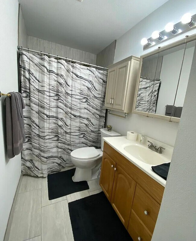 Foto del edificio - 2119 W Danbury Rd
