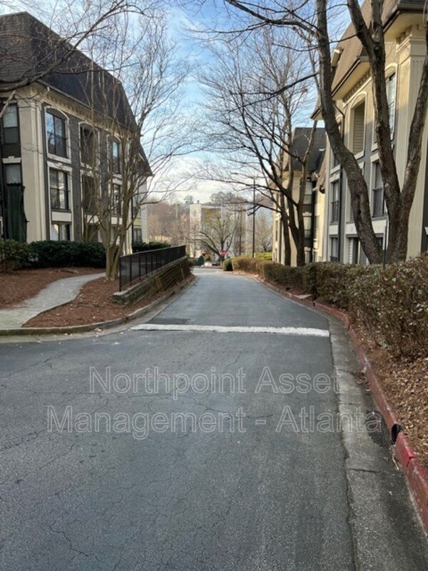 2657 Lenox Rd NE Unit H101, Atlanta, GA 30324 Condo for Rent in