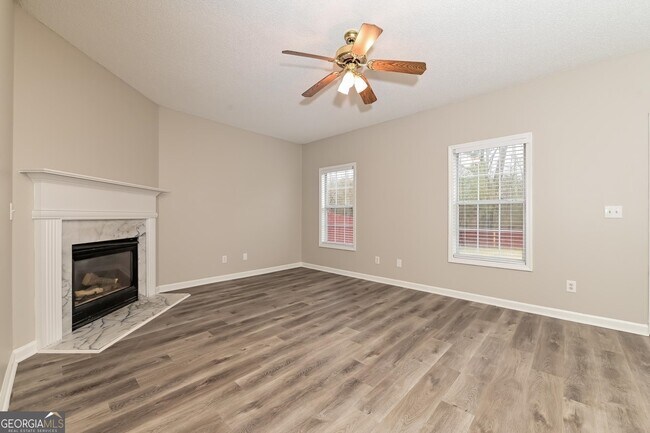 Building Photo - 1555 Blossom Dr