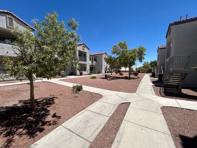 Foto del edificio - 3318 N Decatur Blvd