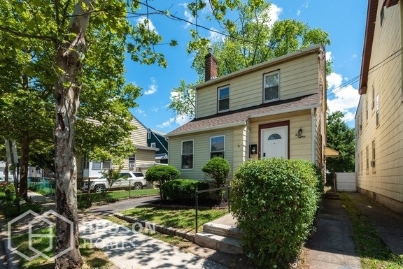 Primary Photo - 380 Berryman Pl