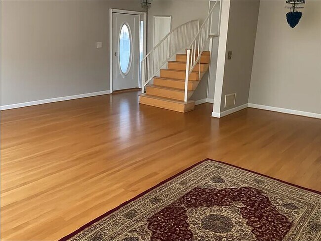 Foto del edificio - 4814 Birchwood Ave