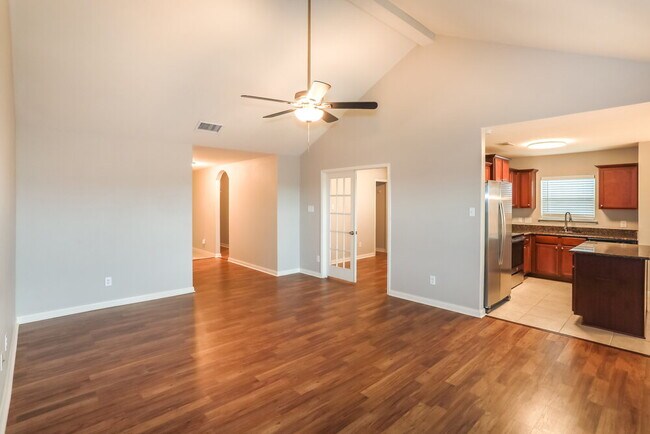 Foto del edificio - 111 Cottonwood Dr