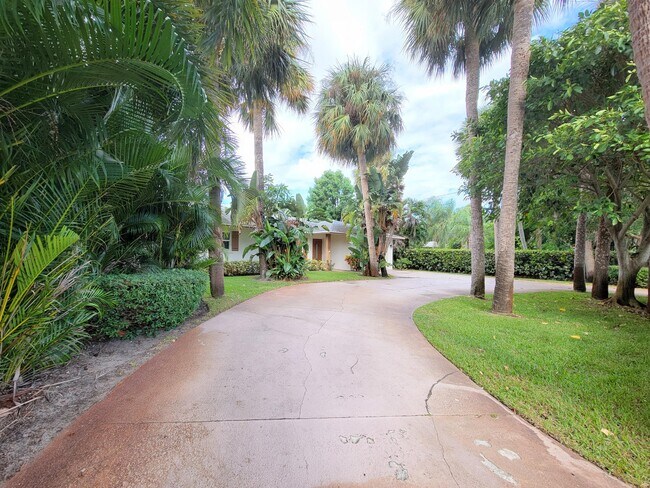 Building Photo - 1084 SE St Lucie Blvd