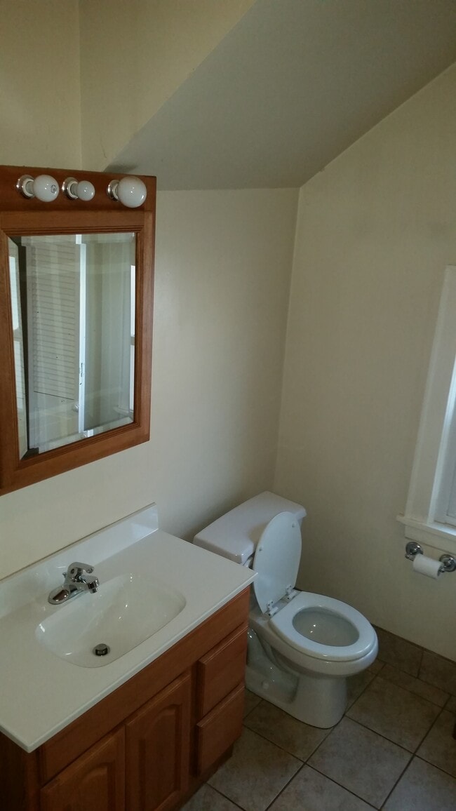 Bathroom - 1223 Selby Ave