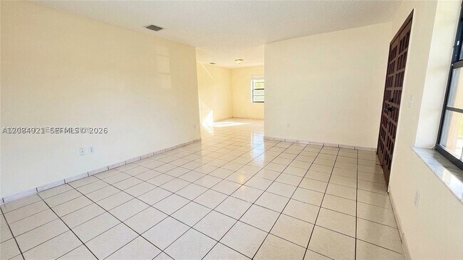 Foto del edificio - 2820 SW 25th St
