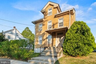 Building Photo - 201 N Line St