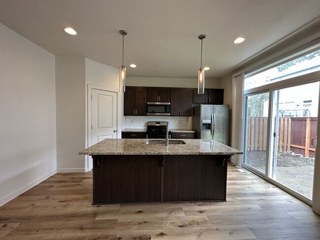 Foto del edificio - 9714 Windswept Pl