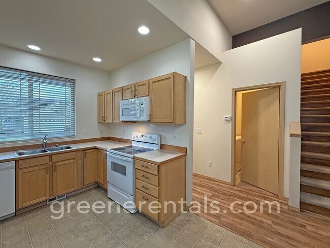 Foto del edificio - 3BR/2.5BA Townhome in Established Olympia Neighborhood