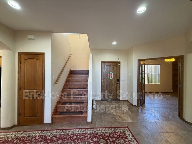 Foto del edificio - 6323 Pima Pl NW