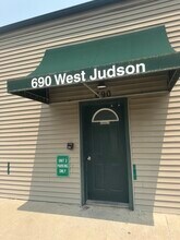 Building Photo - 690 W Judson St