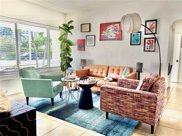 Foto del edificio - 9032 Abbott Ave