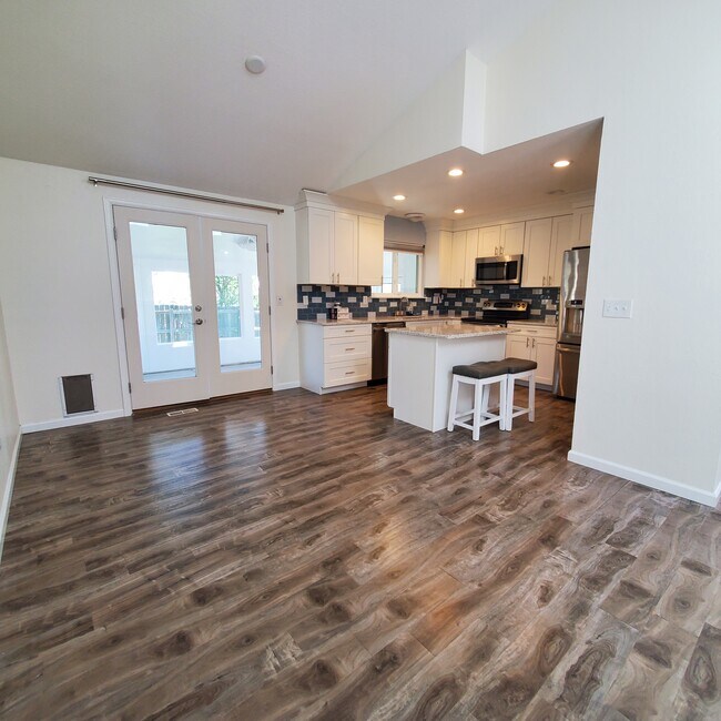 Building Photo - 1287 Doric Dr