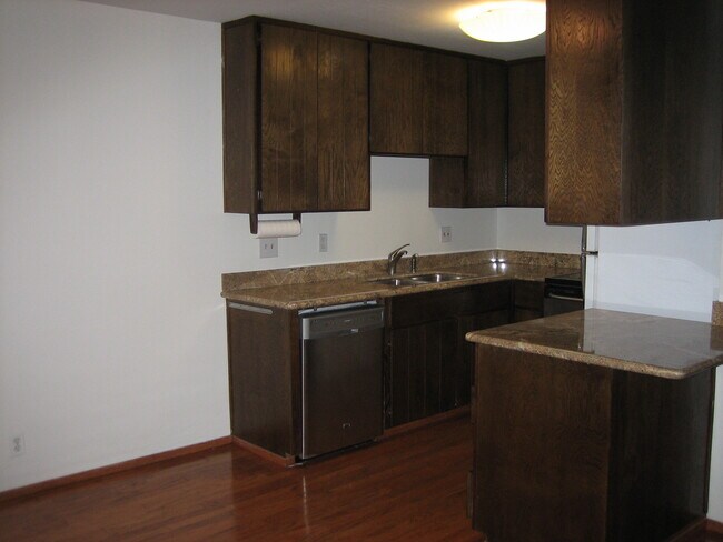 kitchen - 185 Union Ave