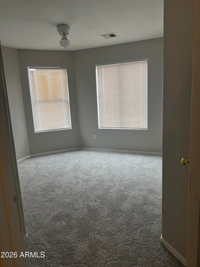 Foto del edificio - 8133 W Magnolia St