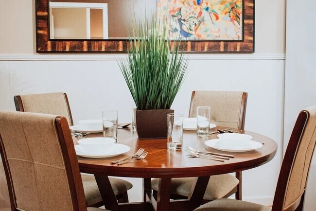 Foto del edificio - 1704 Horseshoe Dr