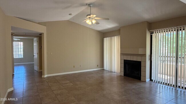 Foto del edificio - 9750 N 94th Pl