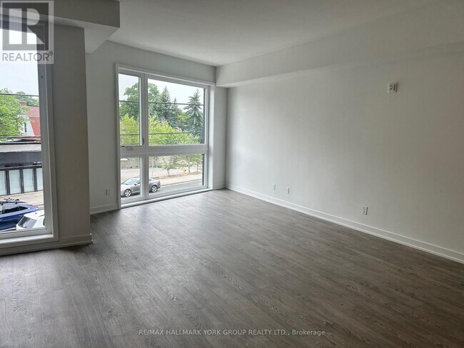 Photo du bâtiment - 35 Birchcliff Ave