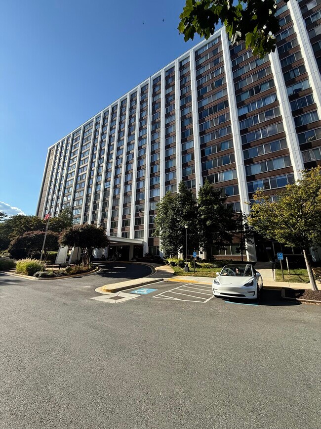 Building Photo - 11801 Rockville Pike