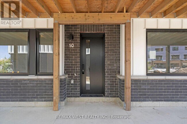 Photo du bâtiment - 339 Veterans Dr