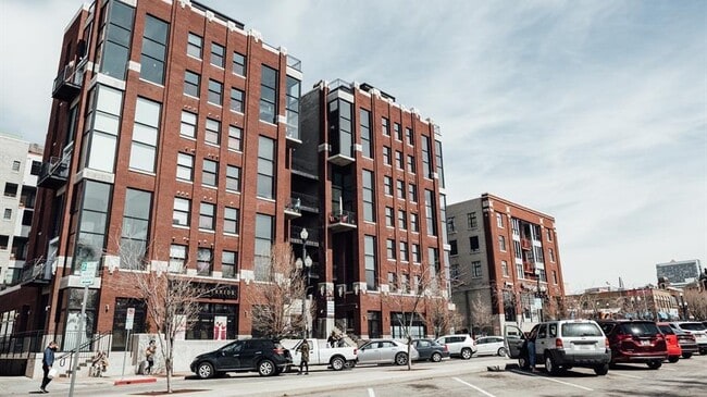 Foto del edificio - 360 W 300 S