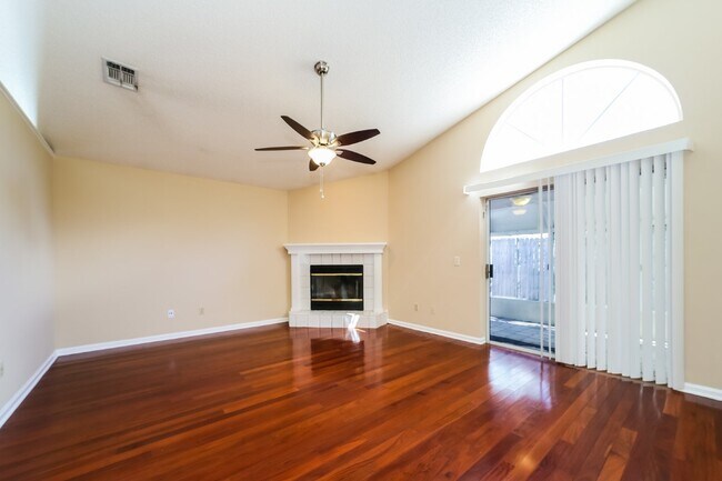 Foto del edificio - Southside Blvd House!!! Laurel Oaks
