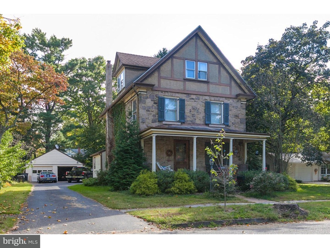 Primary Photo - 107 N Lincoln Ave