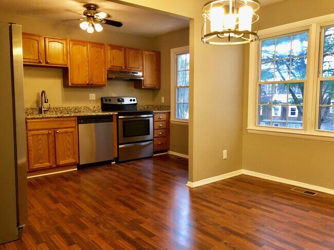 Building Photo - Renovated 3 Bedroom Townhome in Nottingham