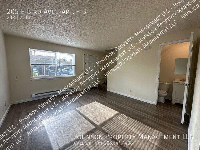 Building Photo - 205 E Bird Ave
