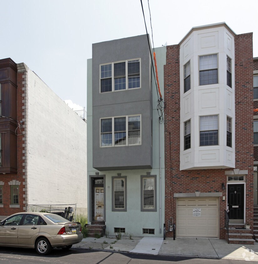 Building Photo - 757 S 20th St
