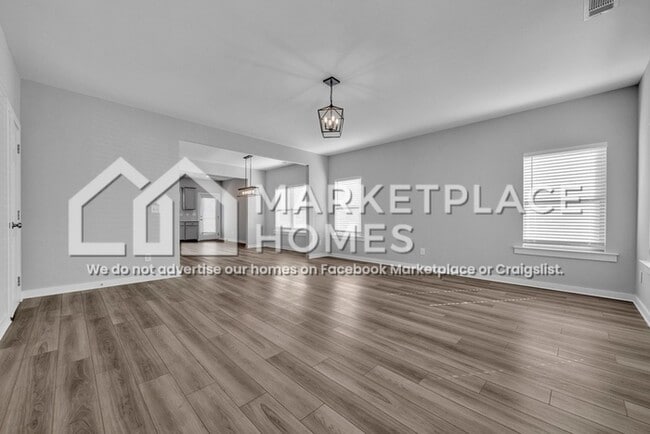 Building Photo - 142 Kings Wy