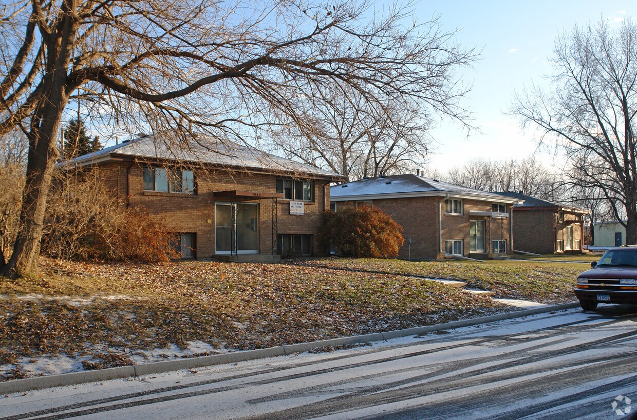 Primary Photo - 3849-3855 Edgemoor Pl