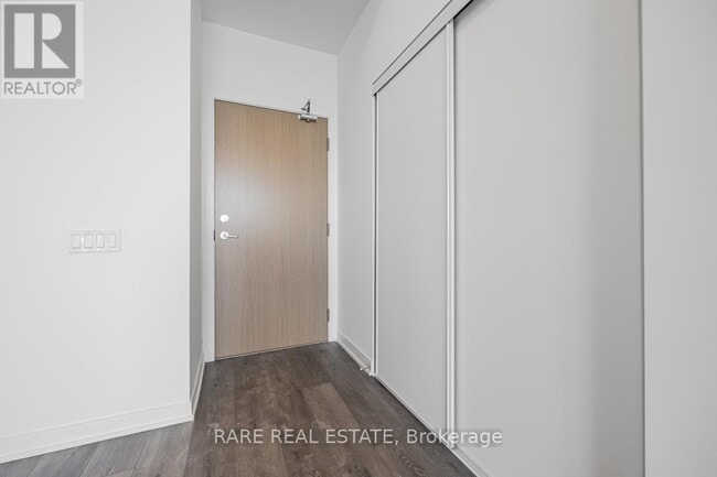 Photo du bâtiment - 1787-1787 St Clair Ave W